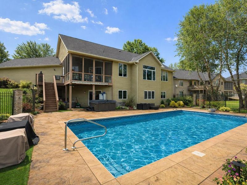 1603 Goldenrod Ct, Northfield, MN 55057