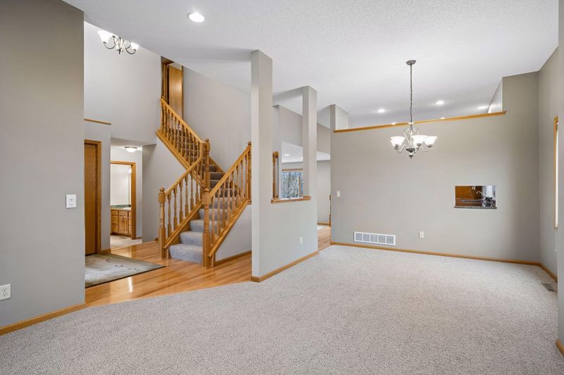 13584 Aspen Dr, Rogers, MN 55374
