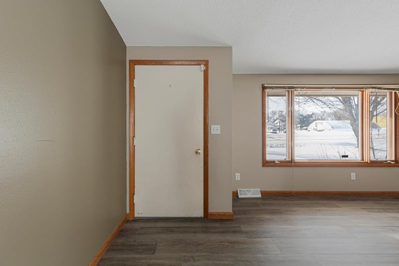 821 North St, Stewart, MN 55385