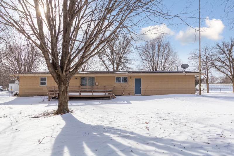 821 North St, Stewart, MN 55385