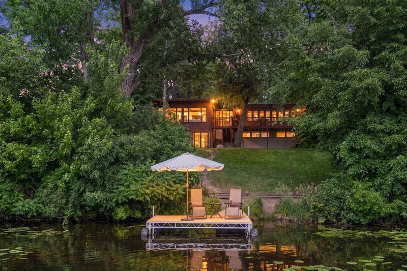 40 E Golden Lake Rd, Circle Pines, MN 55014