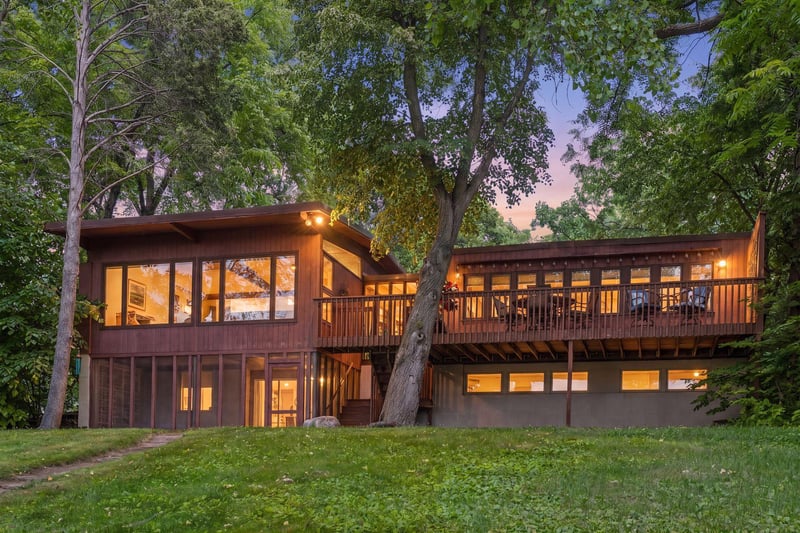40 E Golden Lake Rd, Circle Pines, MN 55014
