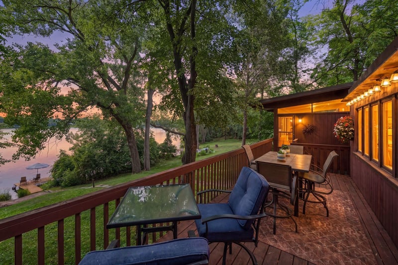 40 E Golden Lake Rd, Circle Pines, MN 55014