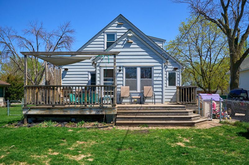 120 S Cedar St, Belle Plaine, MN 56011