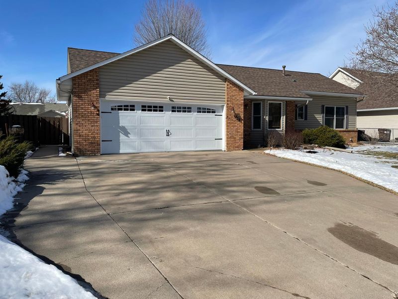 1458 Erickson Dr, Hastings, MN 55033