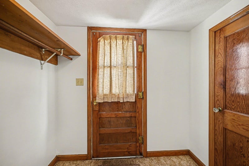 130 S Grove St, Belle Plaine, MN 56011