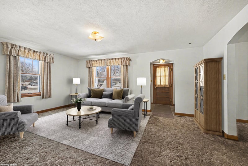 130 S Grove St, Belle Plaine, MN 56011