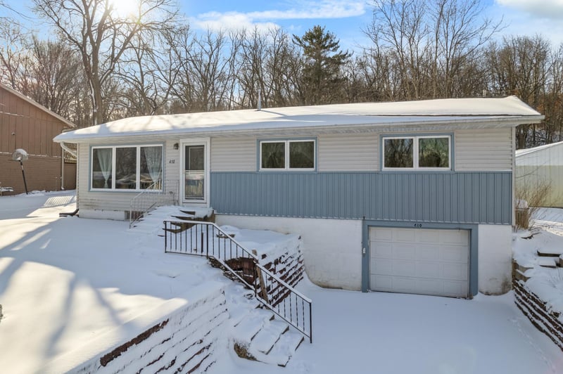 410 Anderson St W, Houston, MN 55943