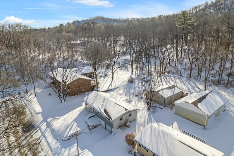 410 Anderson St W, Houston, MN 55943