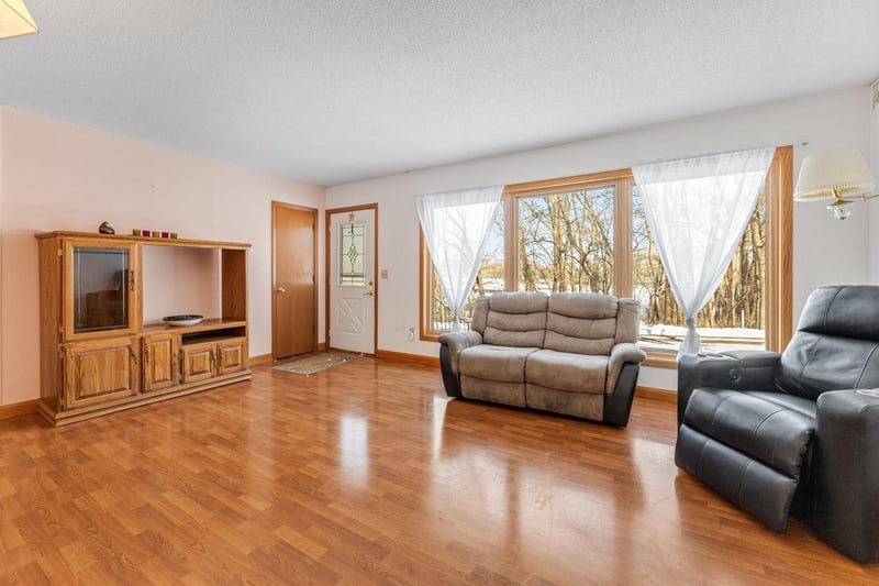 410 Anderson St W, Houston, MN 55943
