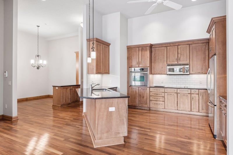 555 Oak Ridge Pl #360, Hopkins, MN 55305
