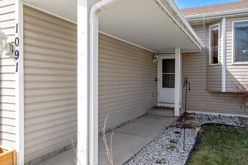 1091 Meadow St, Cologne, MN 55322