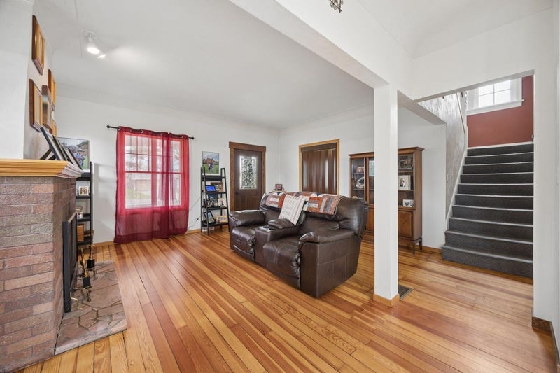 114 E Elm Ave, Upsala, MN 56384