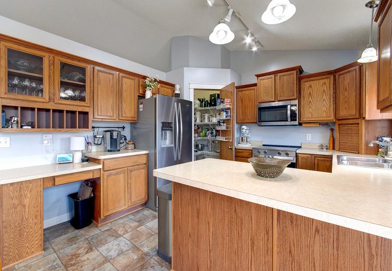 502 Springwheat Dr, Dundas, MN 55019