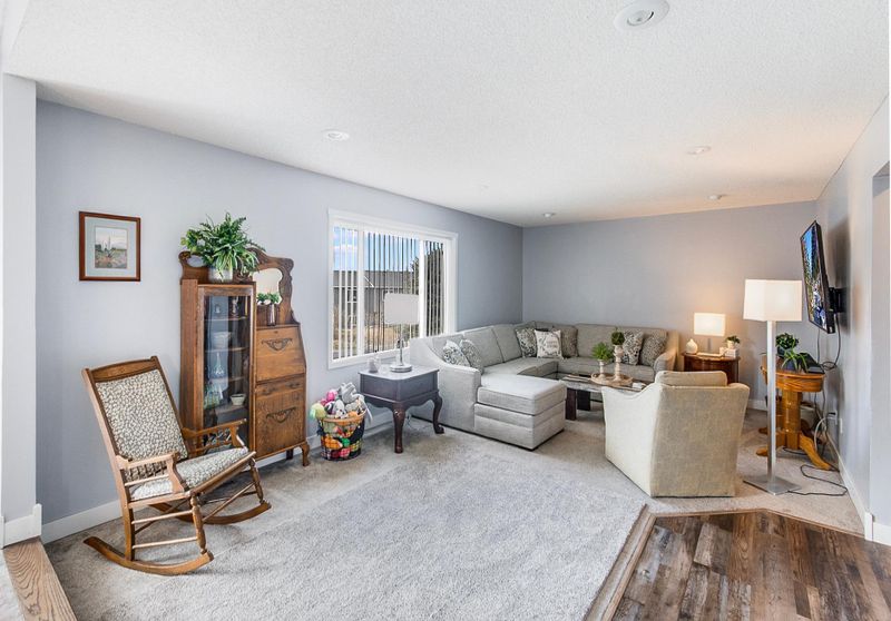 502 Springwheat Dr, Dundas, MN 55019
