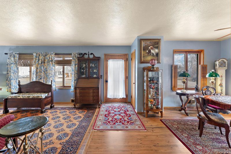 206 2nd St N, Bayport, MN 55003