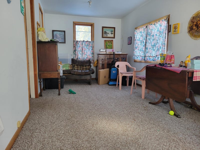 105 2nd St N, Karlstad, MN 56732