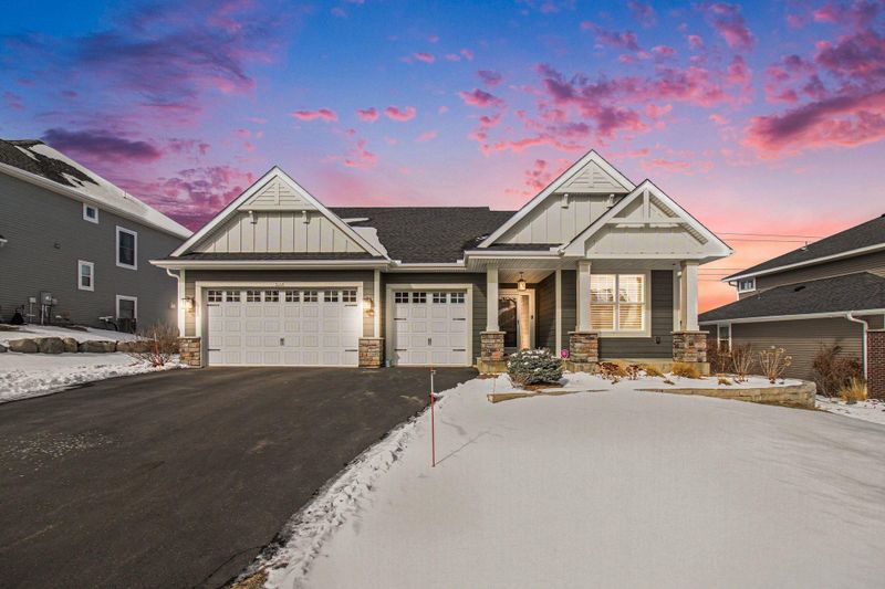 9554 7th St N, Lake Elmo, MN 55042