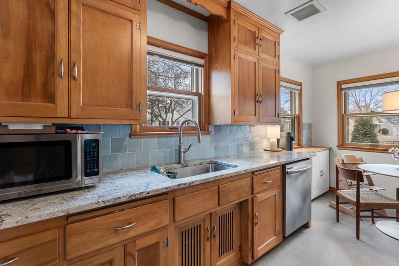 5455 Shoreview Ave, Minneapolis, MN 55417