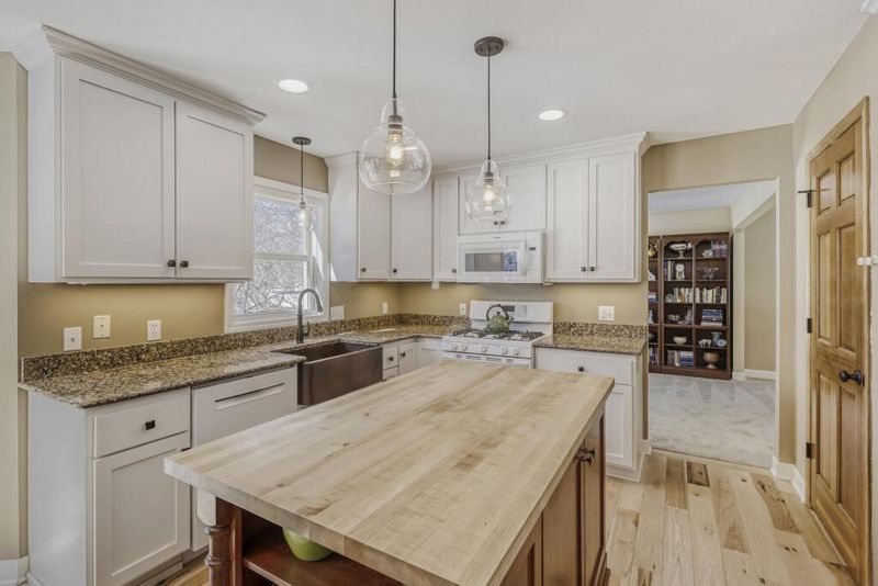 2155 Weston Ln N, Plymouth, MN 55447