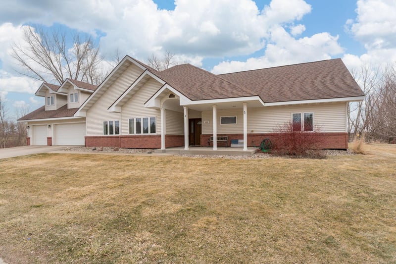 101 Shoreview Dr, Elysian, MN 56028