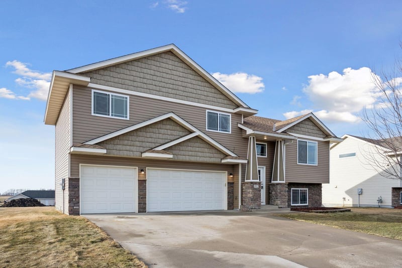 312 10th St SE, Freeport, MN 56331