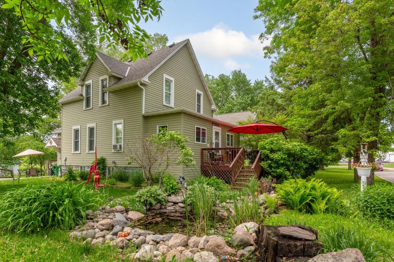 104 S Nicollet St, Winthrop, MN 55396