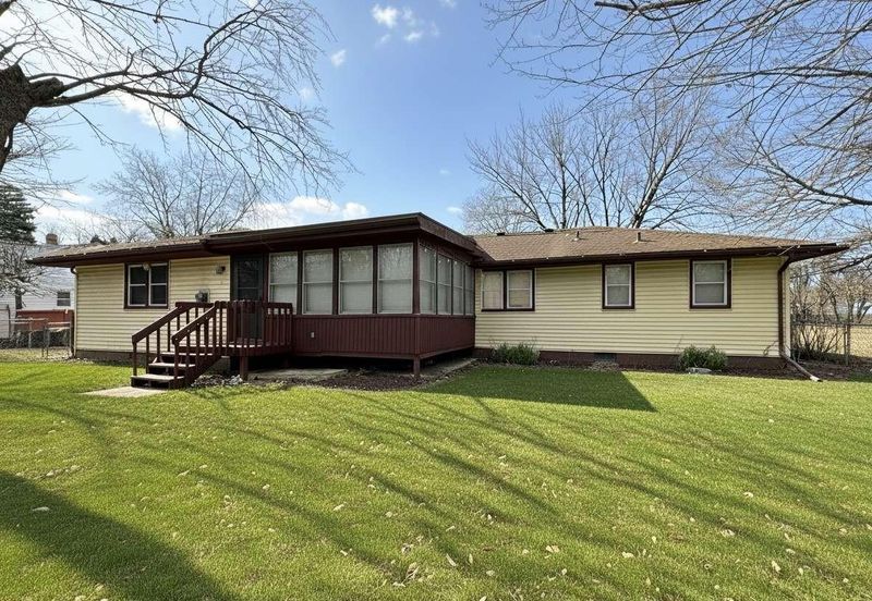 810 57th Ave N, Brooklyn Center, MN 55430