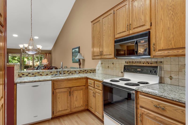 14589 Embassy Ave, Apple Valley, MN 55124