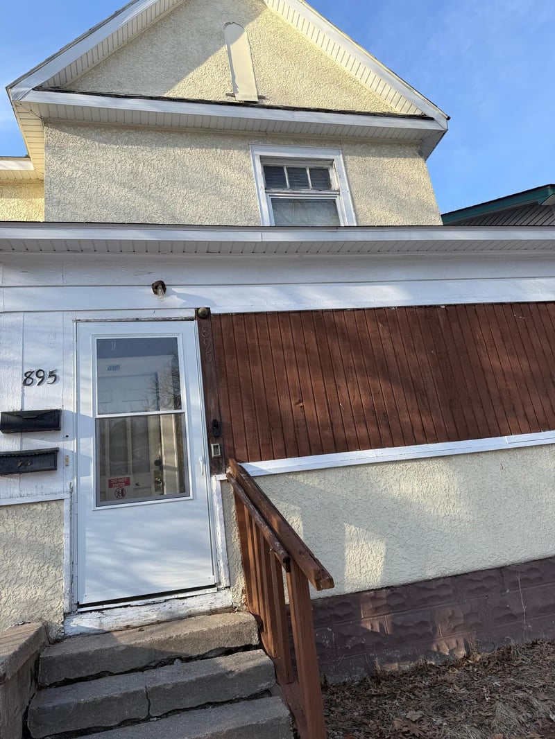 895 Edmund Ave, Saint Paul, MN 55104