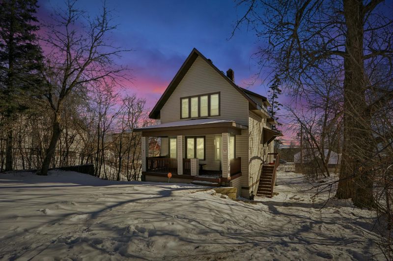 1316 E 2nd St, Duluth, MN 55805