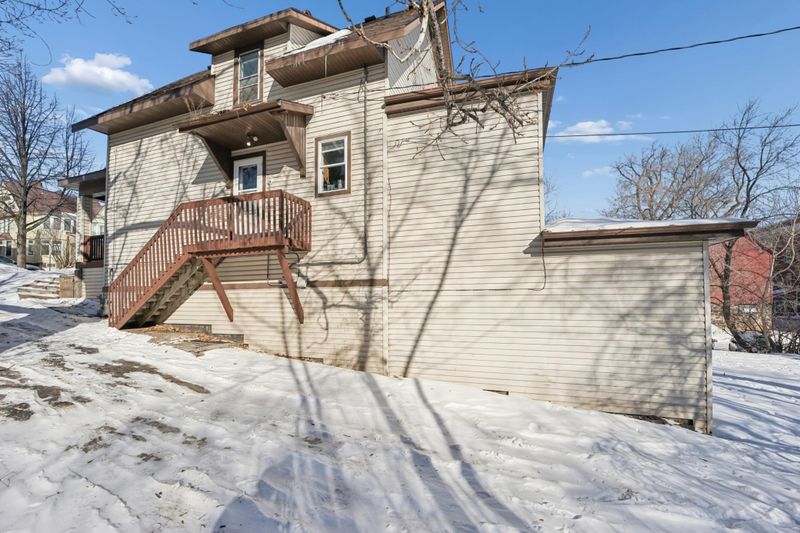 1316 E 2nd St, Duluth, MN 55805