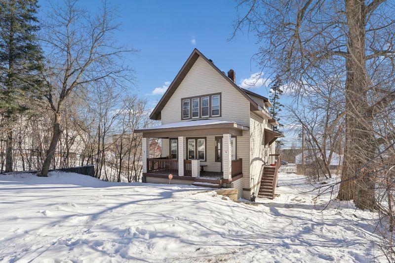 1316 E 2nd St, Duluth, MN 55805