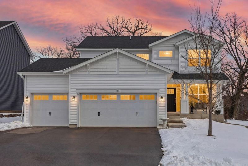 1241 Maple Ln, Carver, MN 55315