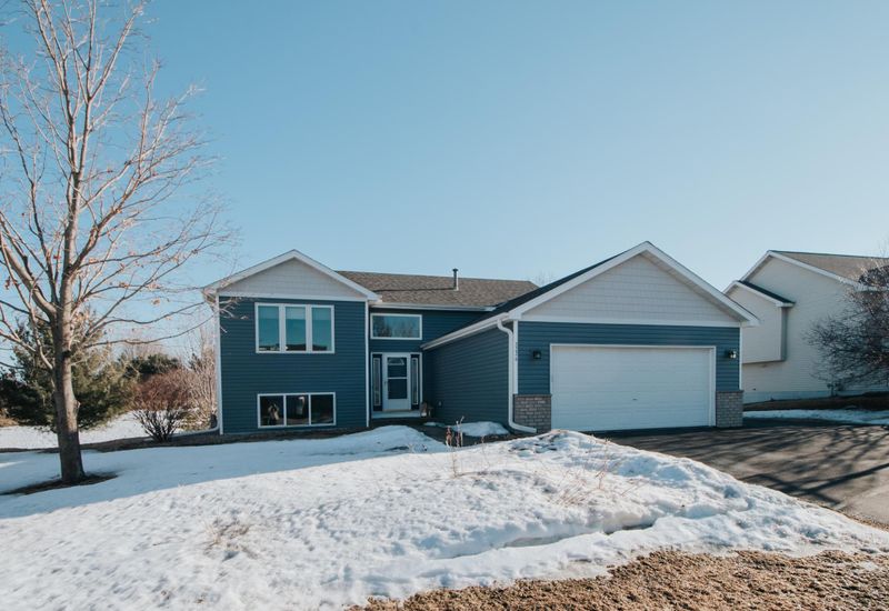 2226 Belfast St W, Rosemount, MN 55068