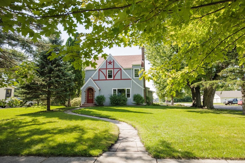 201 2nd St W, Chokio, MN 56221