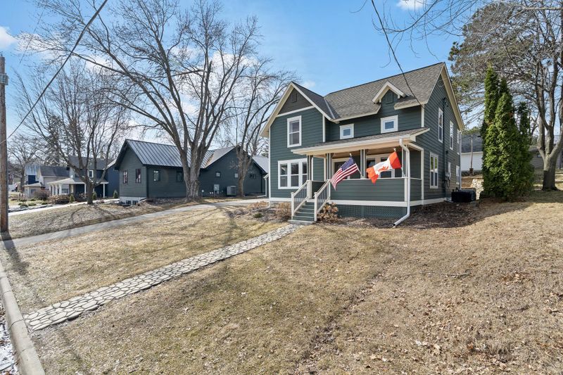 1002 5th St S, Stillwater, MN 55082