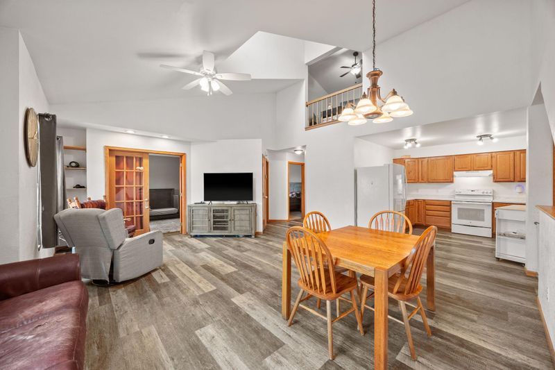 120 Morningside Dr NE, Hutchinson, MN 55350