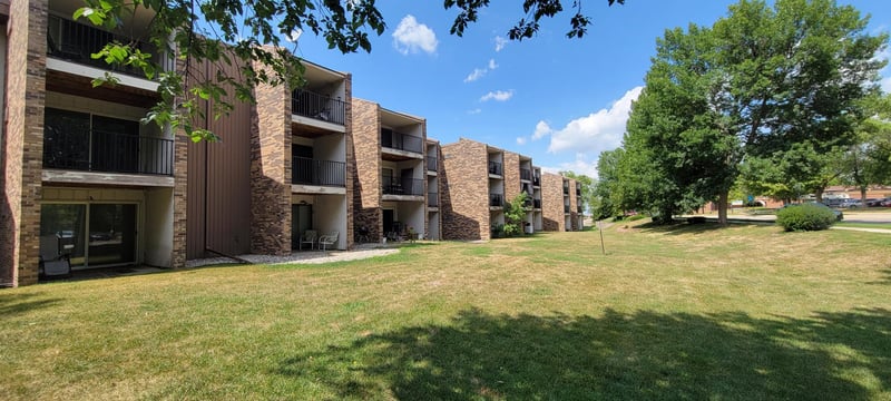 12922 Nicollet Ave #202, Burnsville, MN 55337