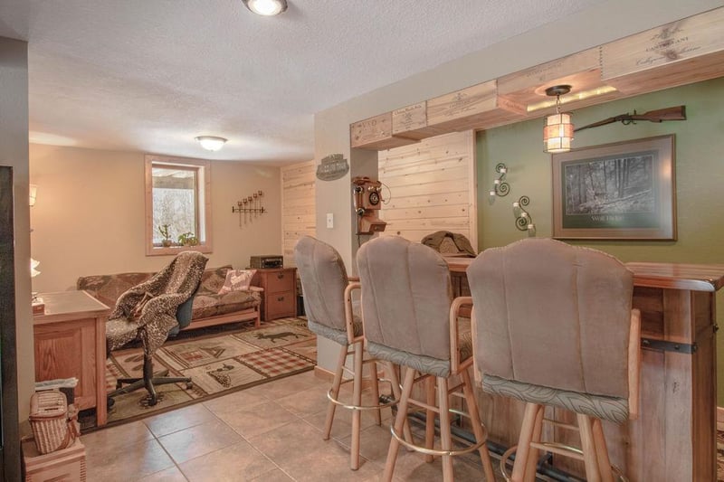 2643 Lauren Rd, Duluth, MN 55804