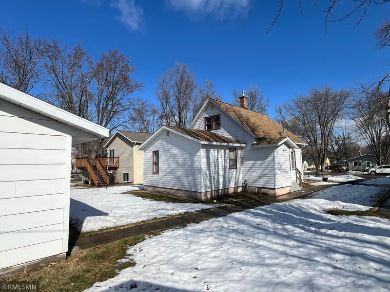 809 Broadway Ave S, Sauk Rapids, MN 56379