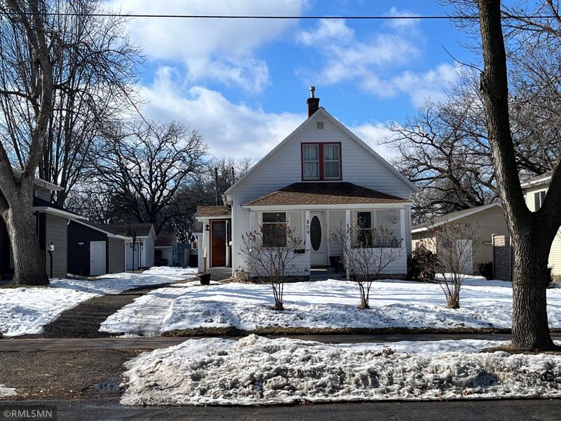 809 Broadway Ave S, Sauk Rapids, MN 56379