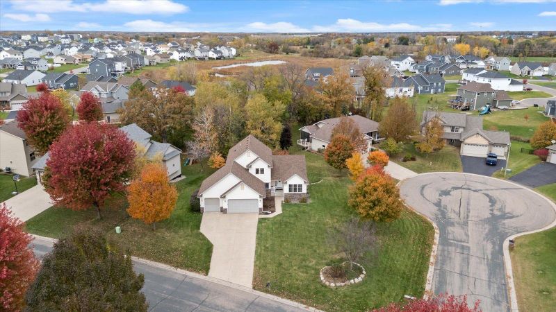 636 Ridgewood Ln, Delano, MN 55328