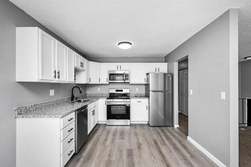4501 Scott Trl, Eagan, MN 55122