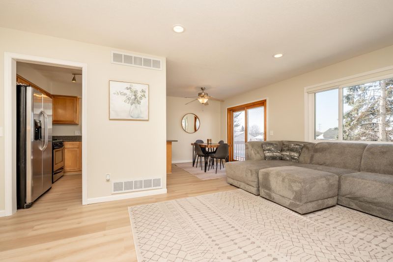 4305 Eagle Crest Dr, Eagan, MN 55122