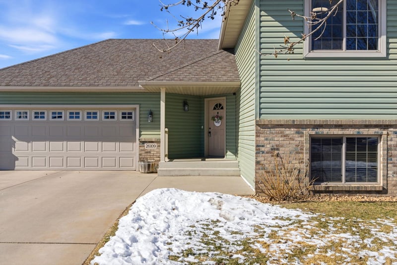 26109 Bluebird Ln, Rockville, MN 56301