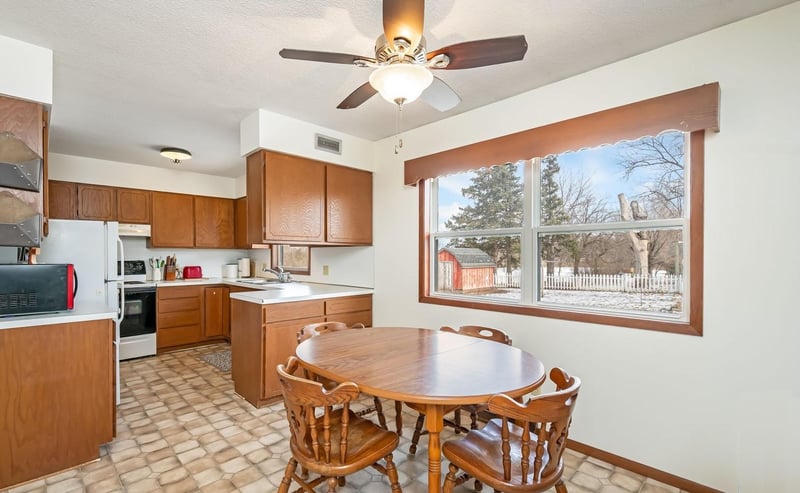812 Main St N, Minnesota Lake, MN 56068