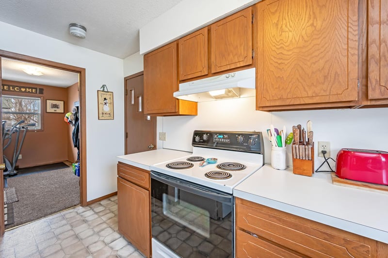 812 Main St N, Minnesota Lake, MN 56068