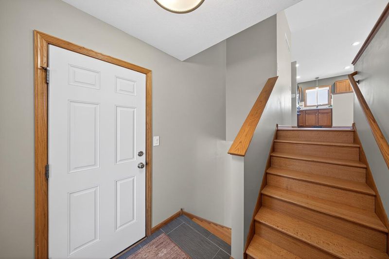 5315 Castleview Dr NW, Rochester, MN 55901