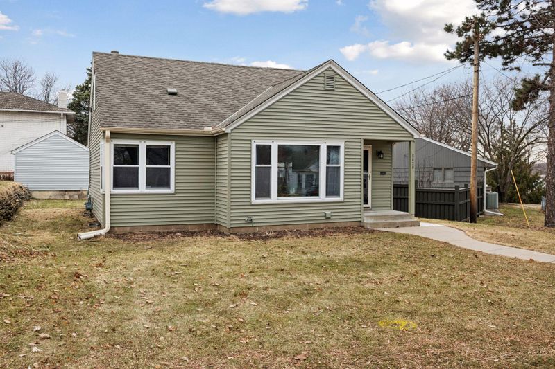 5620 21st Ave S, Minneapolis, MN 55417